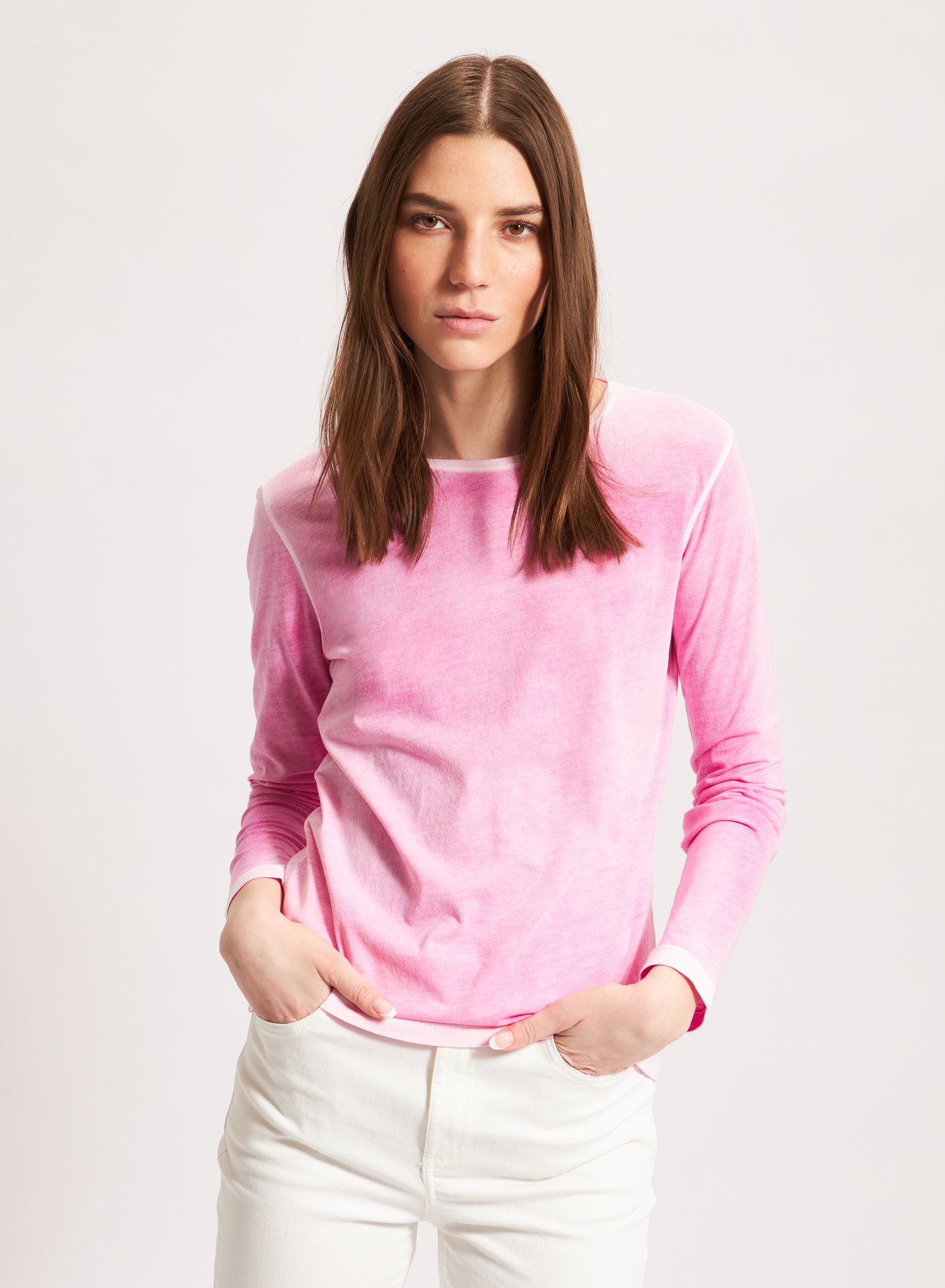 Patrick Assaraf Spray Long Sleeve Rev Crew Tee in Fuchsia