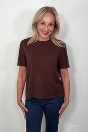 Video of woman wearing a cashmere brown t-shirt