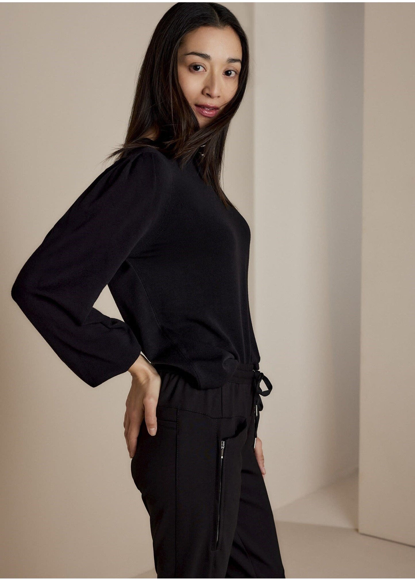 Summum Marseille Light Knit Top in Black
