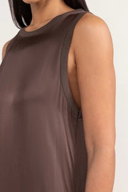 Sleeveless brown maxi dress with a relaxed fit, round neckline, and side slit detail, detail