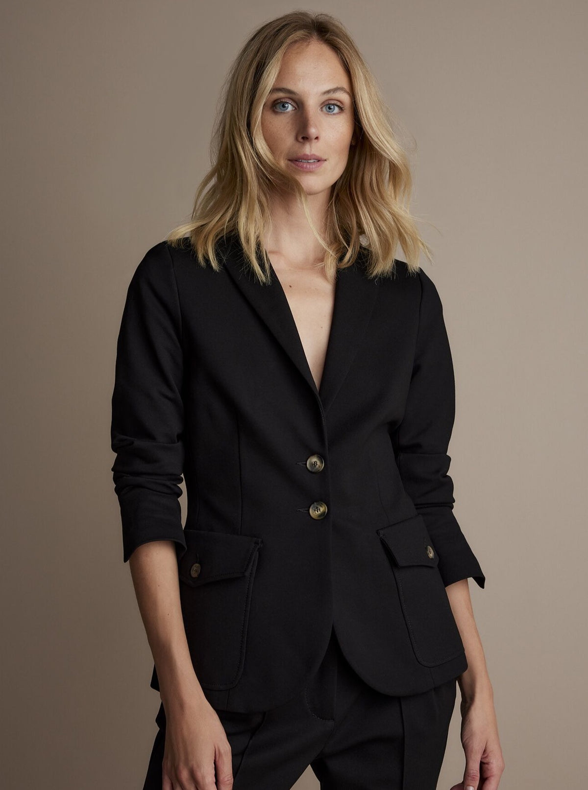 Summum Rachel Stretch Ponte Blazer in Black – Want Boutique Inc.