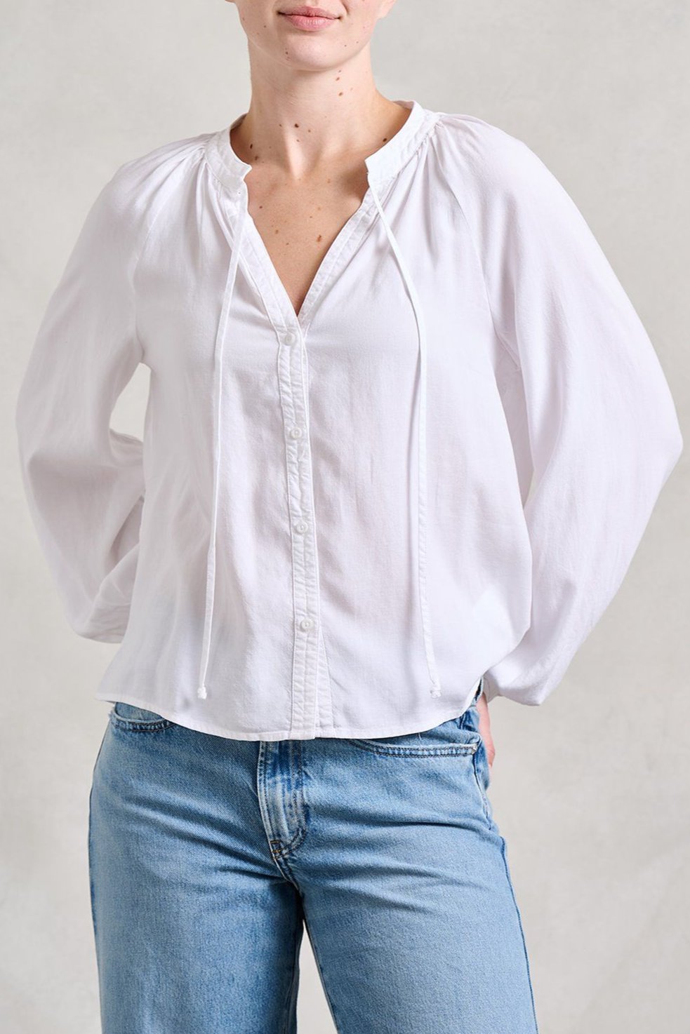 Bella Dahl Full Sleeve Raglan Button Down Shirt in White