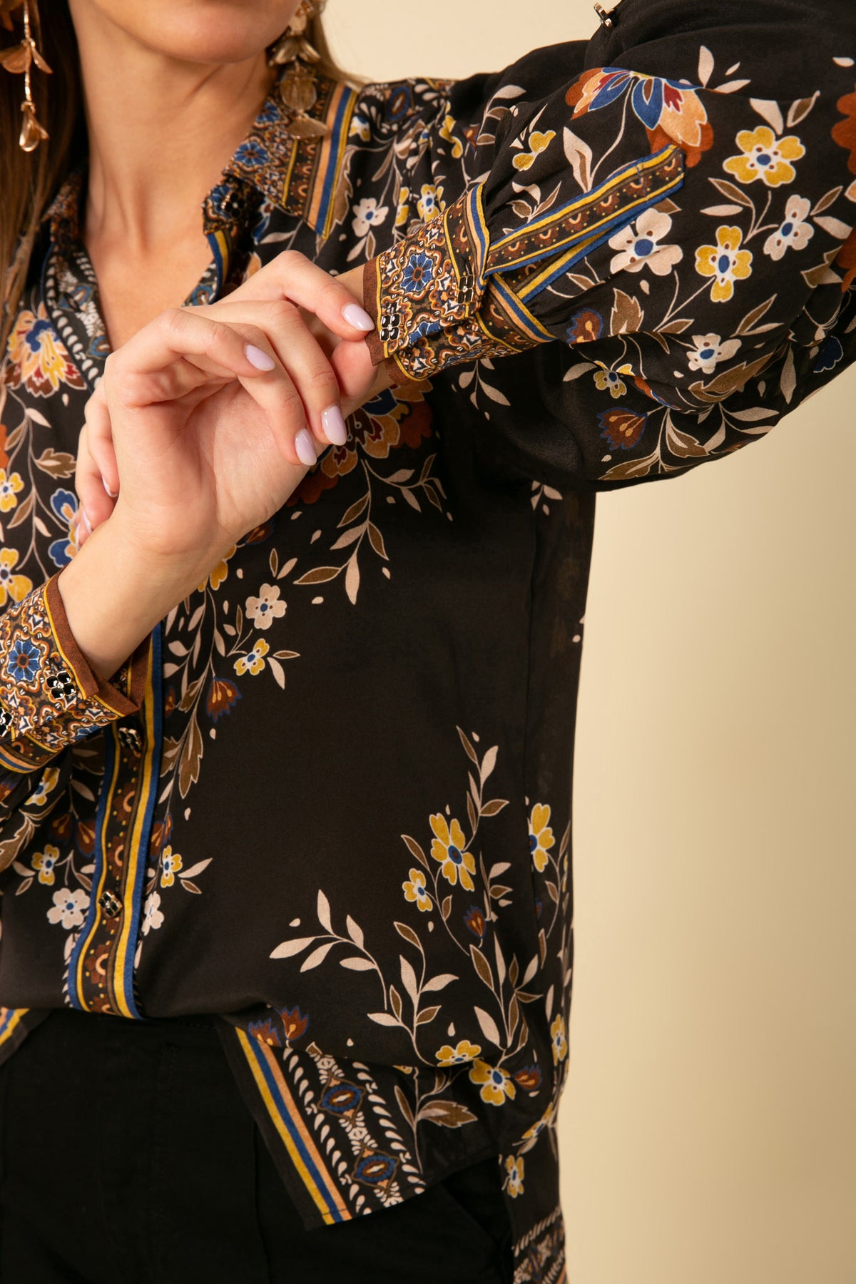 Hale Bob Selah Floral Button Up Shirt in Black - Size M Available