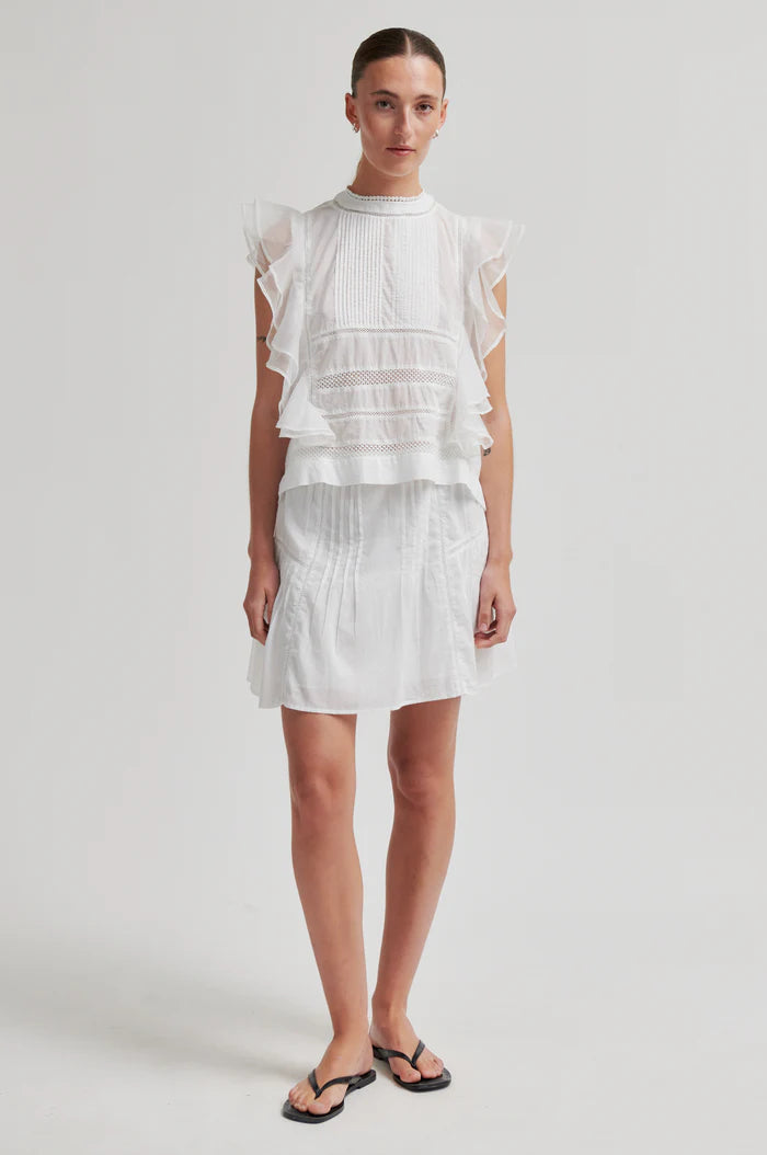 White mini skirt with lace detail 