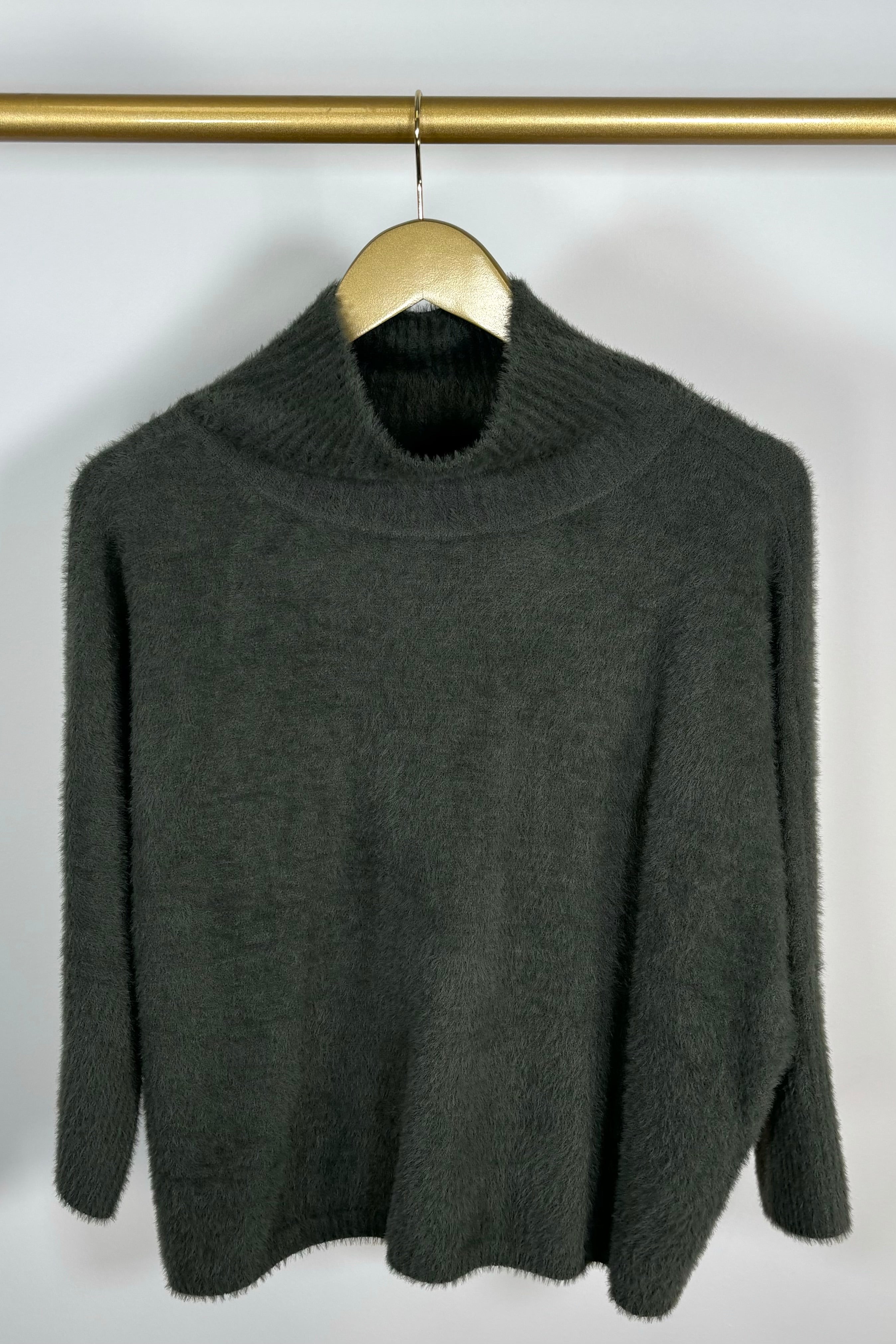green mock neck half sleeve sweater