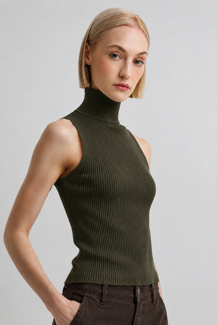 Astrid Wilco Essential Sleeveless Turtleneck