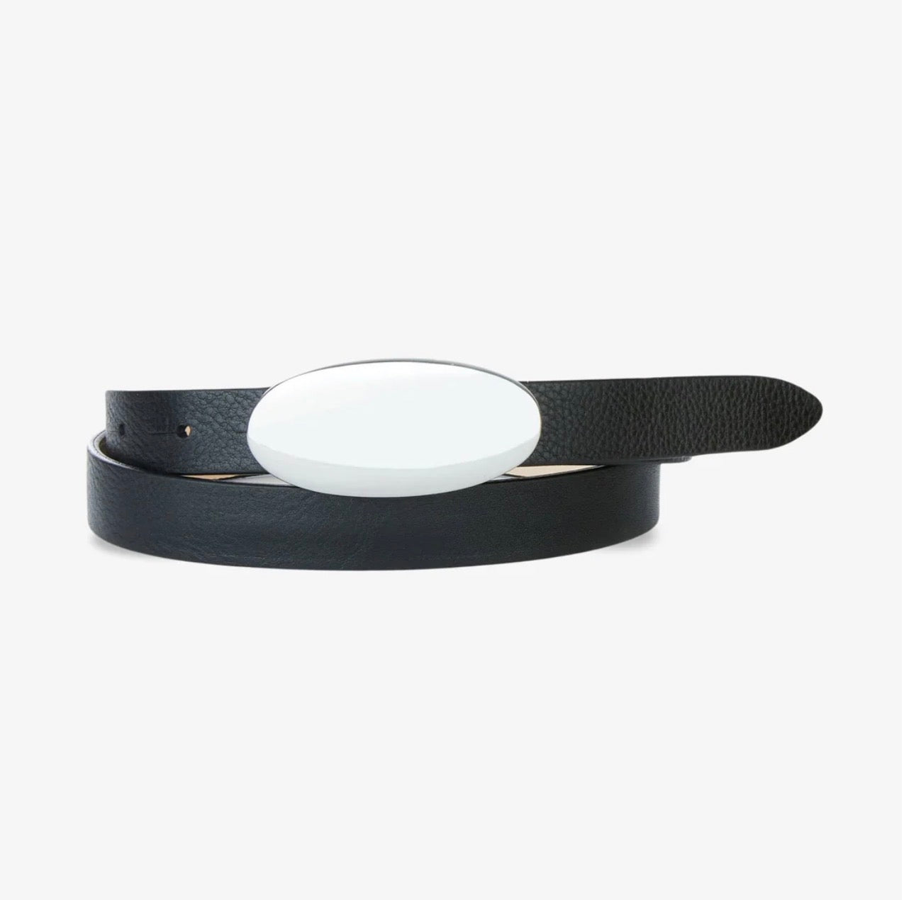 Belt with black leather beltstrap and a solid silver belt buckle