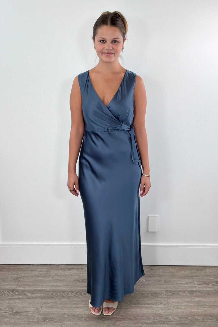 Blue tie v-neck dress