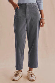 woman wearing navy  high waisted wide leg pants 