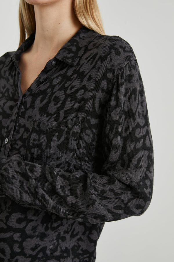 Rails Hunter Shirt in Diffused Charcoal Cheetah