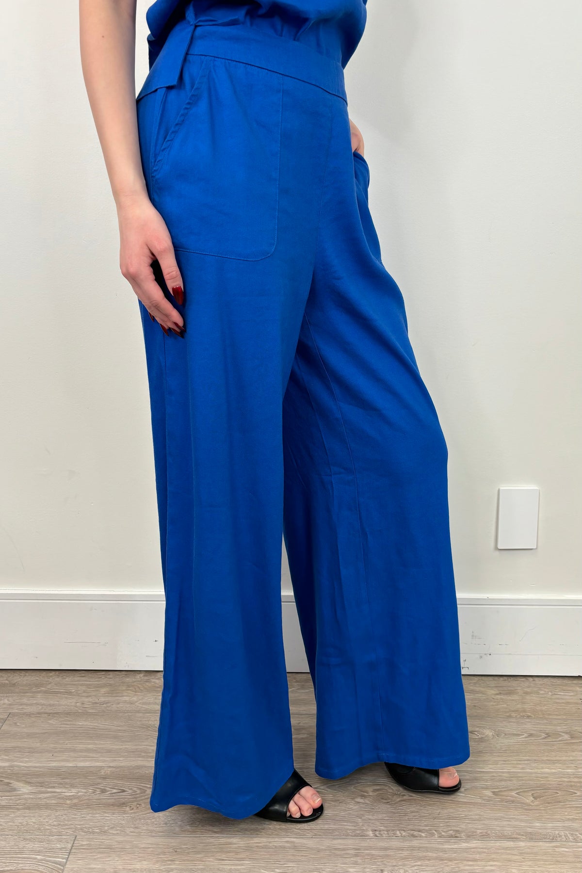 I Love Tyler Madison Isla Stretch Linen Long Pant in Blue