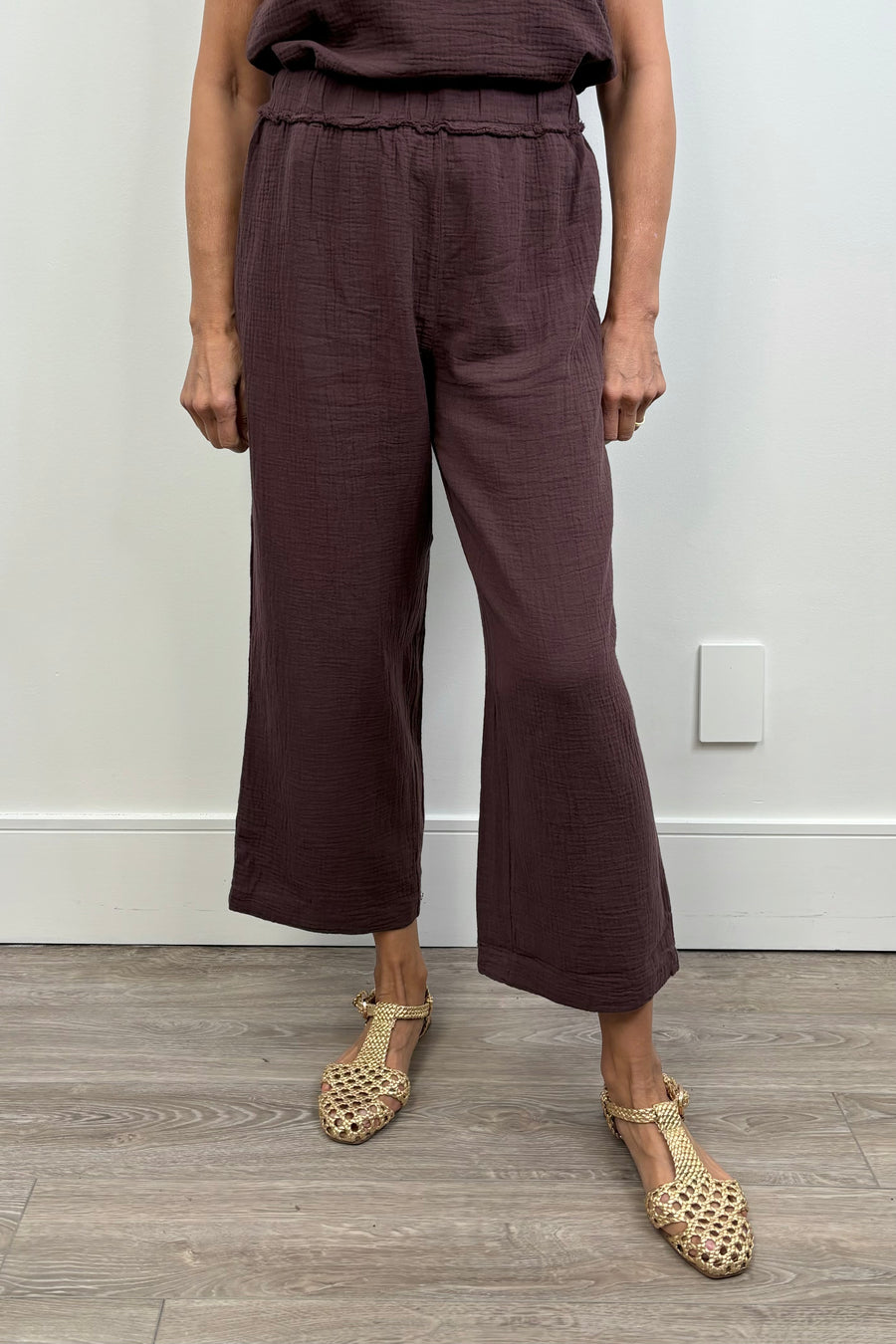 Bobi Cropped Wide Leg Pant in Umber
