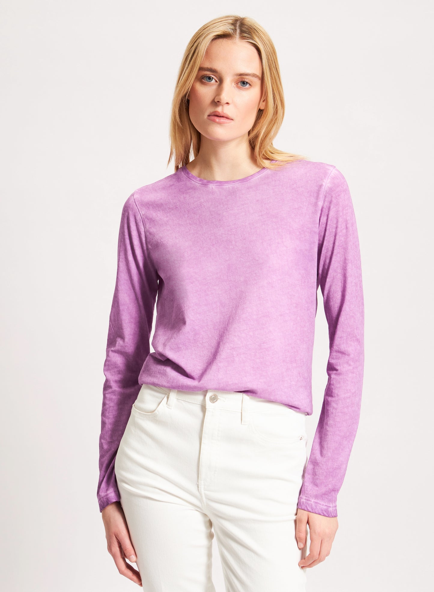 Patrick Assaraf Sublime Classic Crew Long Sleeve Tee in Thistle