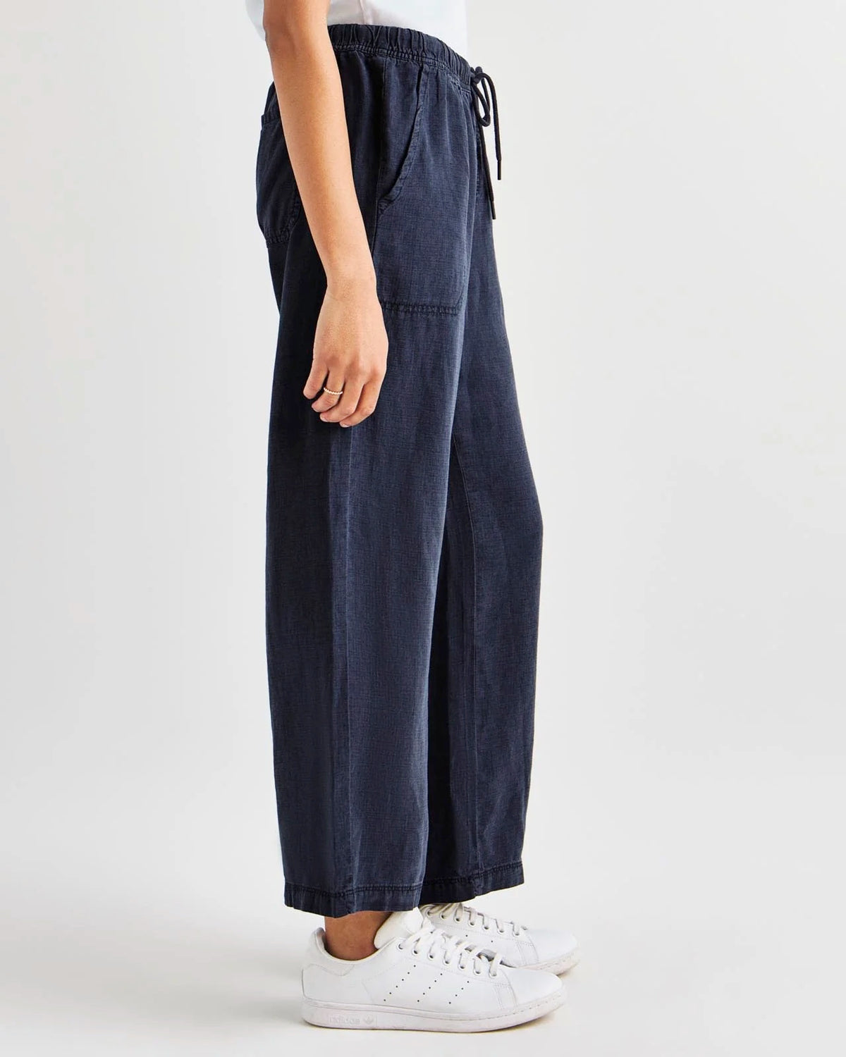 Splendid Angie Crop Wide Leg Pant in Navy