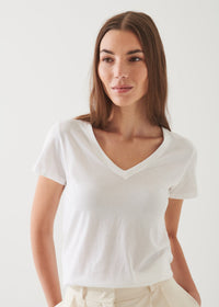 Patrick Assaraf Classic Cotton V-Neck T-Shirt in White