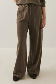 woman wearing a Pima cotton chestnut brown drawstring jogger
