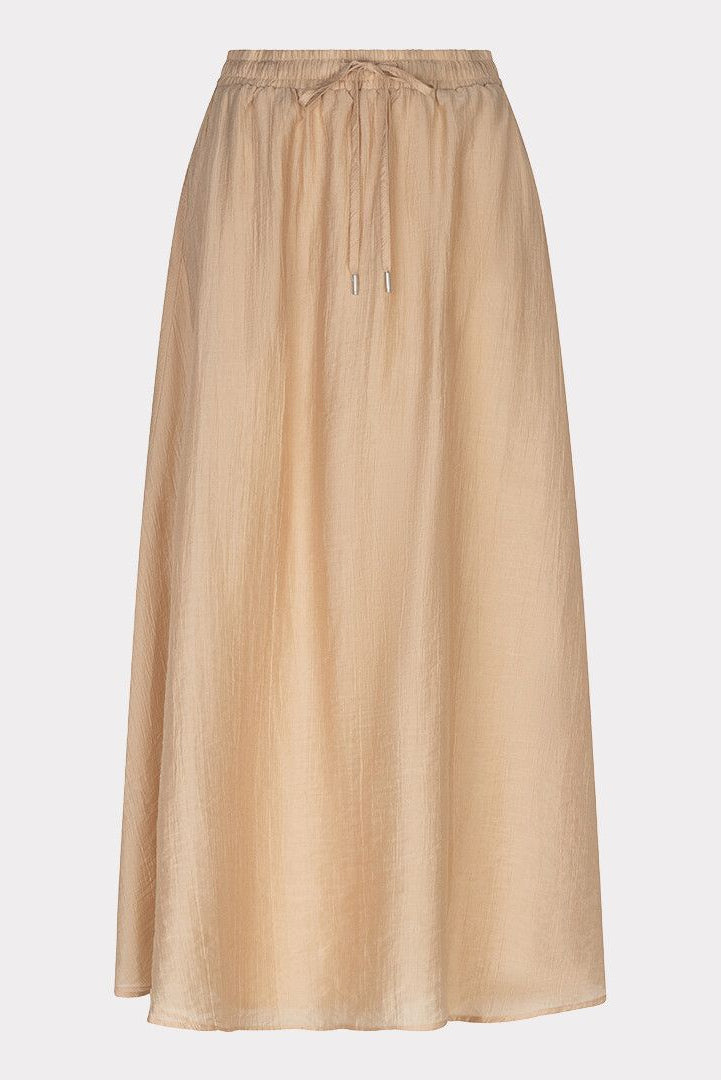 A-line maxi skirt with a slit, side pockets, and an elastic waistband with a drawstring.