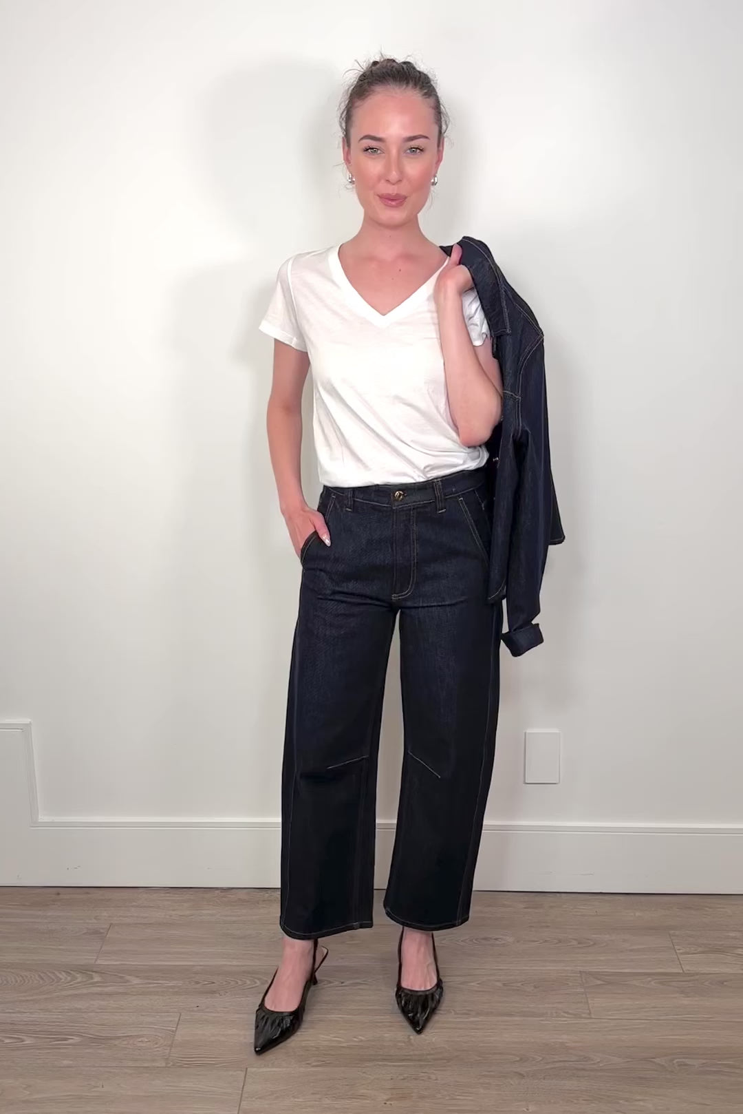 woman wearing a barrel denim jean