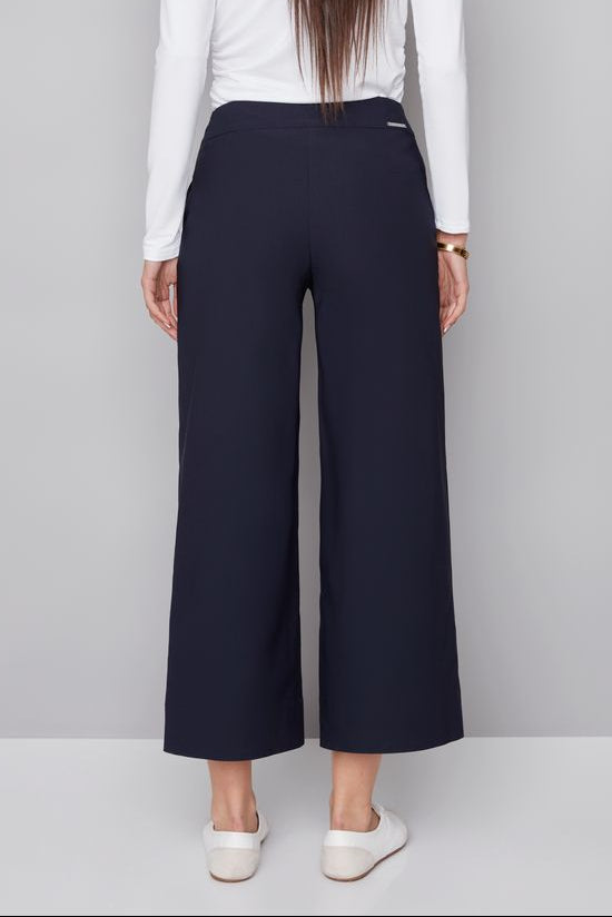 woman wearing a cropped wide leg pant